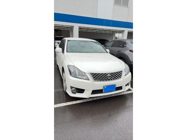 TOYOTA CROWN sedan